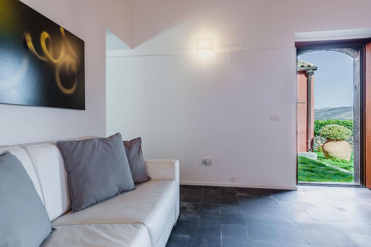 Terrazze Dell'Etna - Country Rooms And Apartments Рандаццо Экстерьер фото