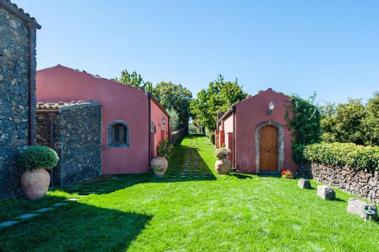 Terrazze Dell'Etna - Country Rooms And Apartments Рандаццо Экстерьер фото