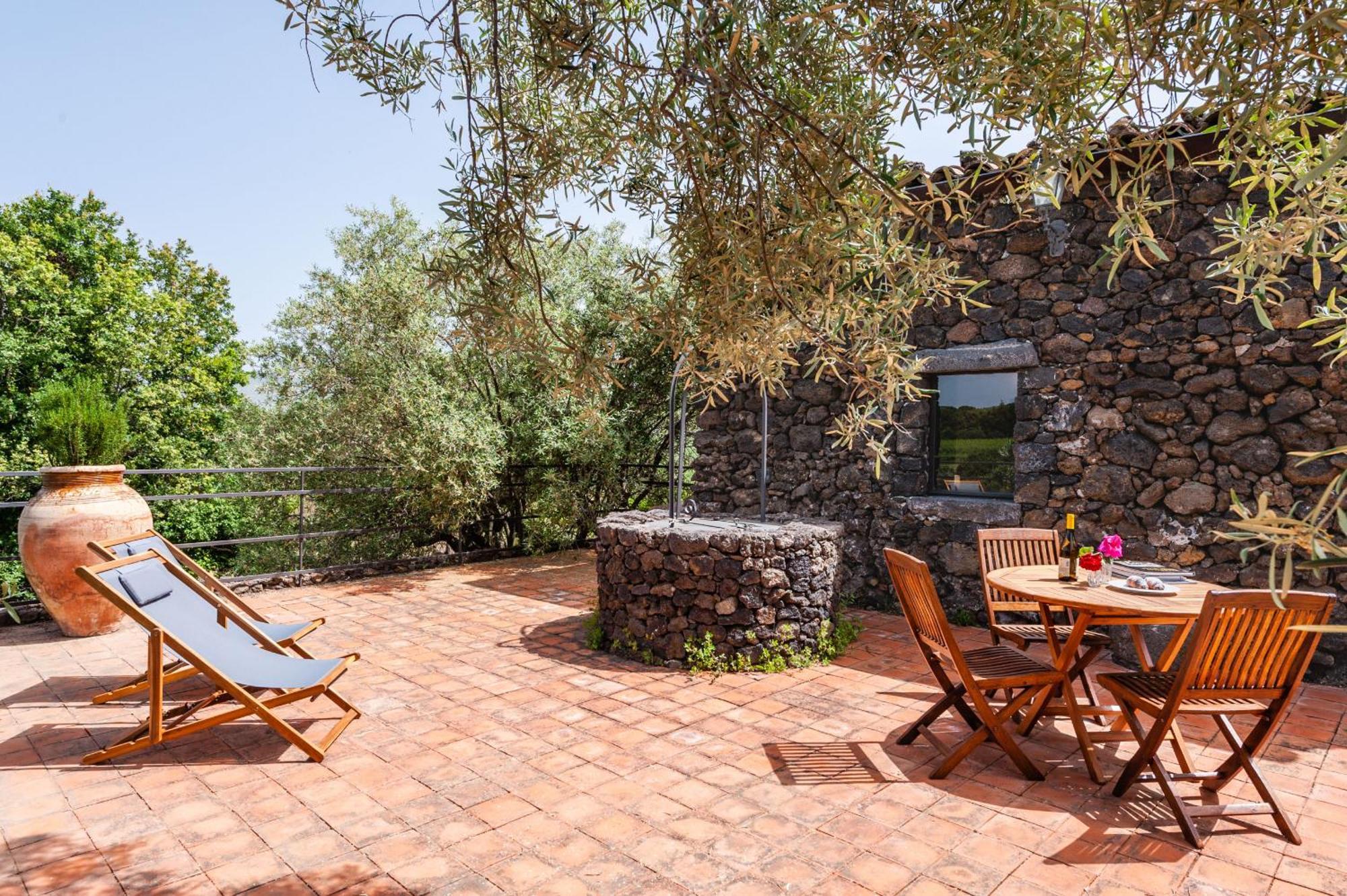 Terrazze Dell'Etna - Country Rooms And Apartments Рандаццо Экстерьер фото